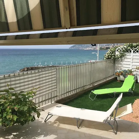 Perfect Wave A 10 M Dal Mare Sanremo